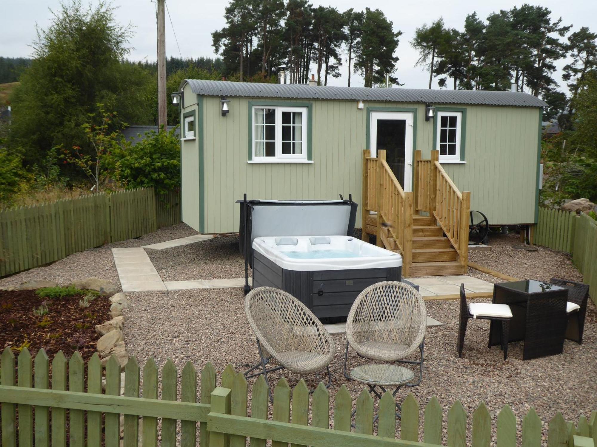 Dalnoid Cottages & Treehouses Nr Glenshee Экстерьер фото