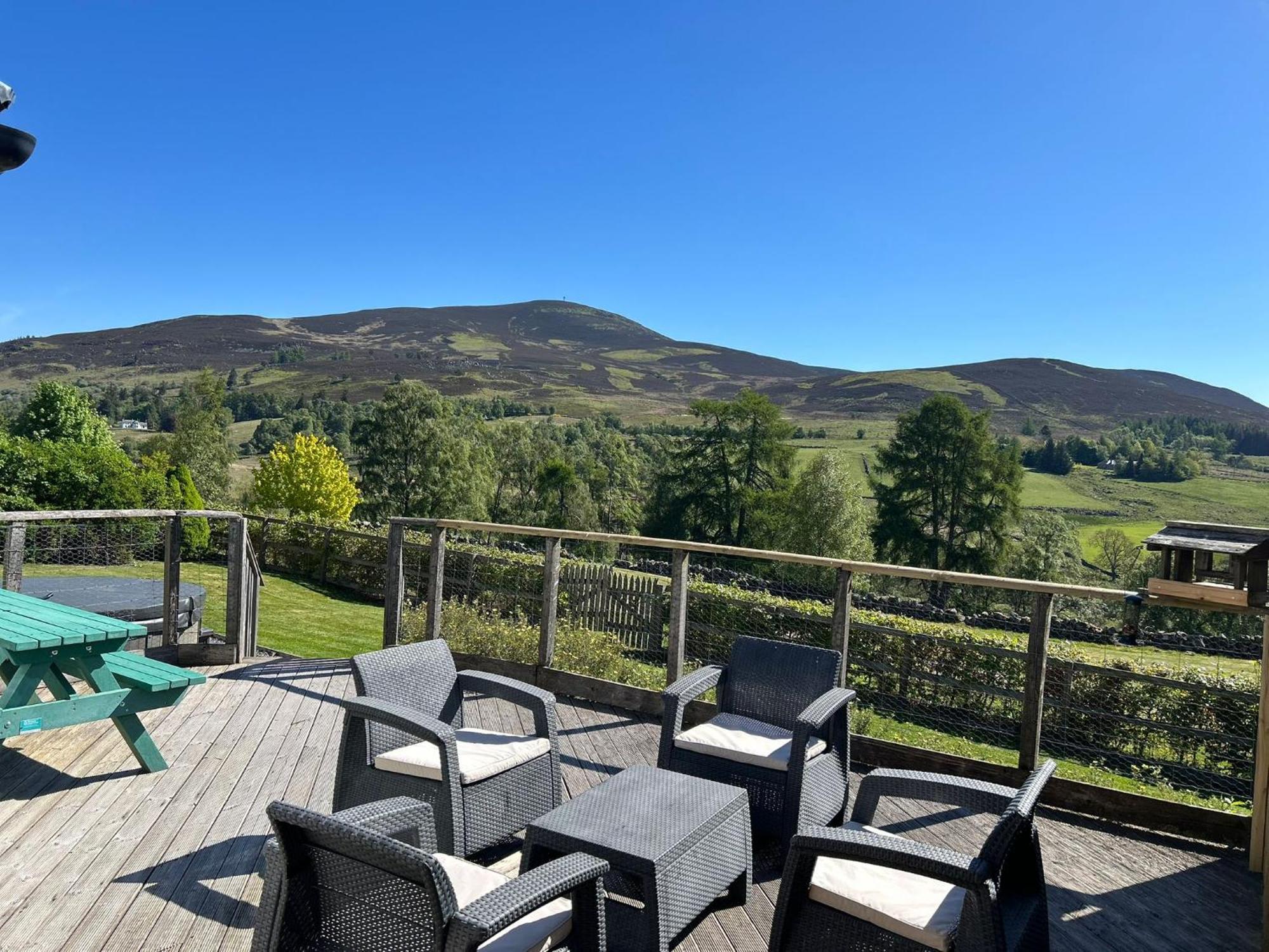 Dalnoid Cottages & Treehouses Nr Glenshee Экстерьер фото