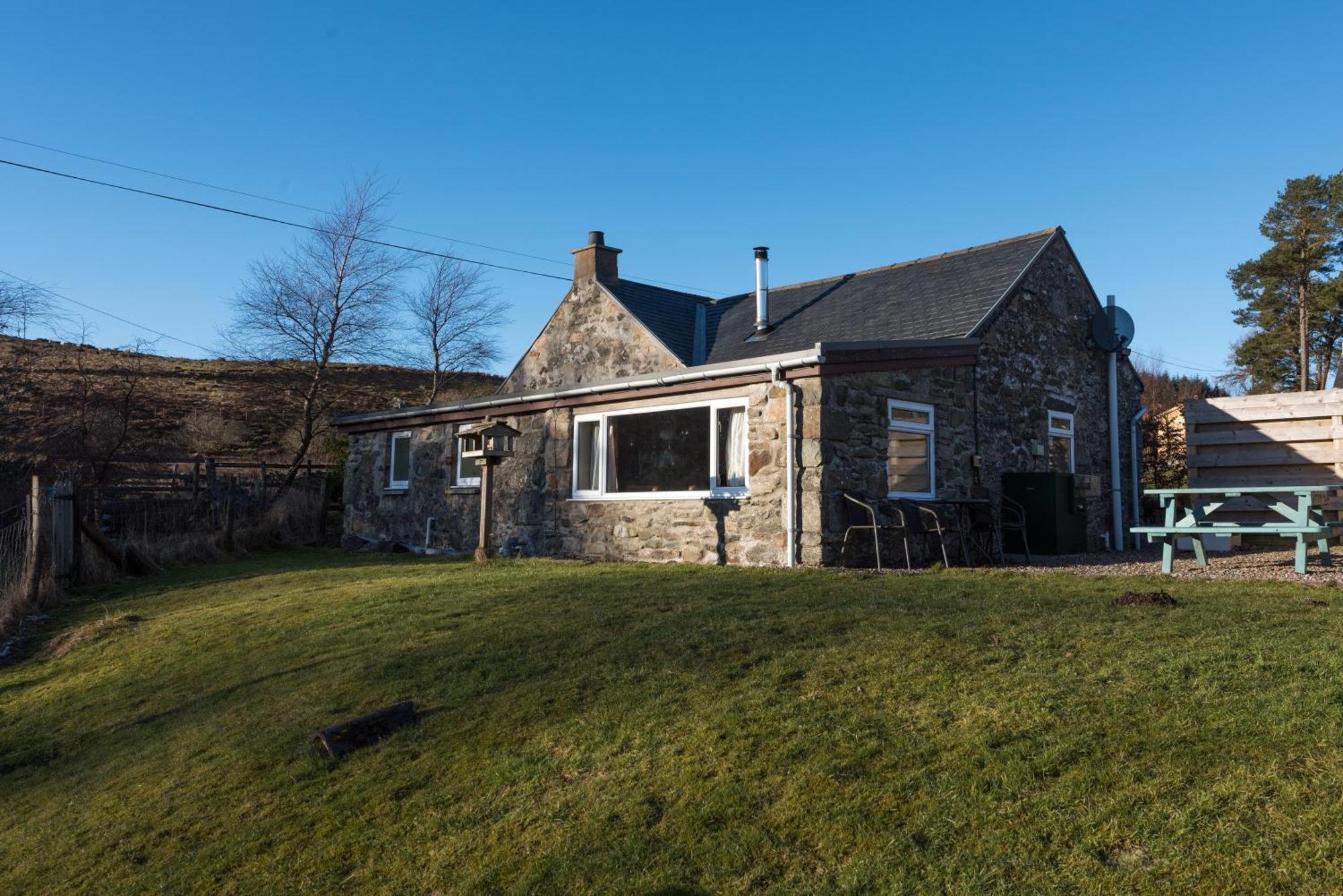 Dalnoid Cottages & Treehouses Nr Glenshee Экстерьер фото